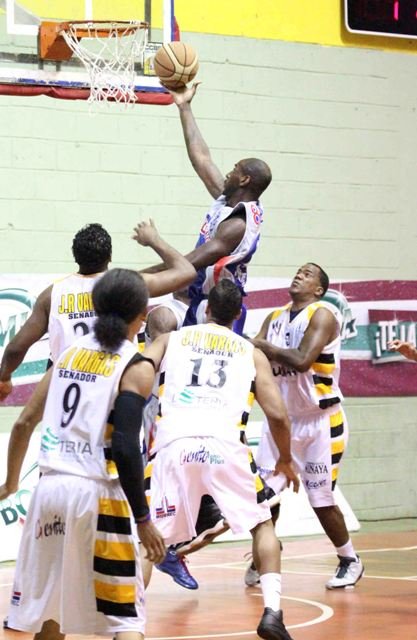 Lavell Payne uno de los héroes en la segunda victoria de La Cancha en la final del Básquet de Moca